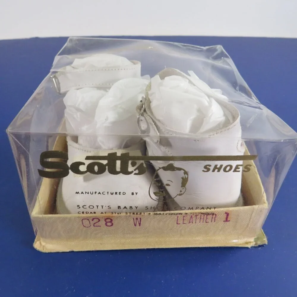 Baby Vintage White Leather Baby Shoes Scott's Shoes size 28W with original box